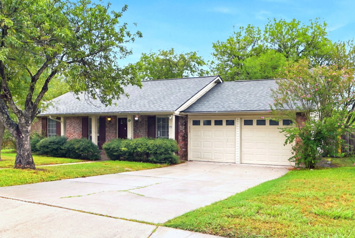 Updated 4-bedroom single-story home for rent at 4527 Lakebend W Dr in Northeast San Antonio
